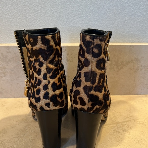 Michael Kors Leopard Booties size 9 - Picture 2 of 5